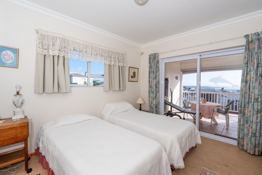 5 Bedroom Property for Sale in Myburgh Park Western Cape